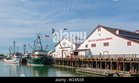 Canada, British Columbia, Steveston, Golfo di Georgia Cannery National Historic Site, commerciale barche da pesca Foto Stock