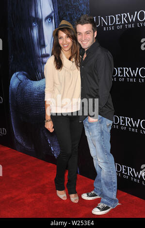 LOS ANGELES, CA. 22 gennaio 2009: Christel Khalil & marito Stephen Hensley presso la prima mondiale di "Underworld: aumento dei Lycans' al Arclight Theatre, Hollywood. © 2009 Paul Smith / Featureflash Foto Stock