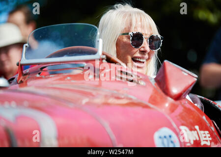 Goodwood, Chichester, West Sussex, Regno Unito. 5 Luglio, 2019. Goodwood Festival of Speed; un concorrente in ballottaggio Indianapolis credito auto: Azione Plus sport/Alamy Live News Foto Stock