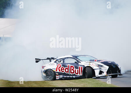 Goodwood, Chichester, West Sussex, Regno Unito. 5 Luglio, 2019. Goodwood Festival of Speed; Lexus RC-F drift auto; concorrente 211 Credito: Azione Sport Plus/Alamy Live News Foto Stock