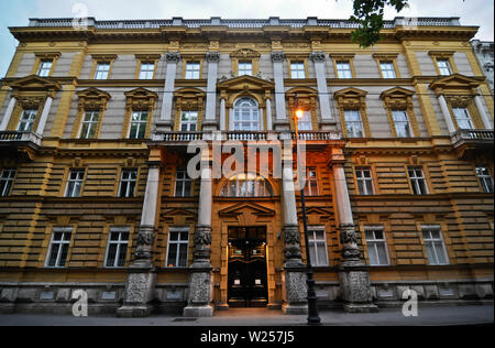 Re Tomislav Square (Trg Kralja Tomislava), Zagreb, Croazia Foto Stock