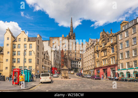 Street View di Edimburgo in Scozia, Regno Unito Foto Stock