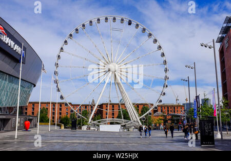 Liverpool Merseyside Regno Unito - La ruota di Liverpool ruota panoramica Ferris ride Foto Stock