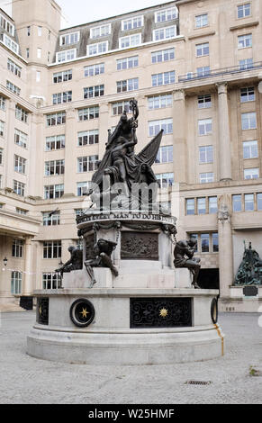 Liverpool Merseyside Regno Unito - Il Monumento Nelson è un monumento per l'ammiraglio Horatio Nelson, in Exchange le bandiere, Liverpool, Foto Stock