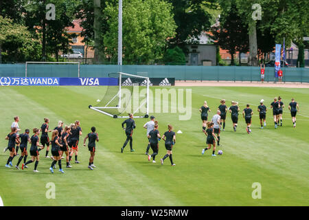 Lione, Francia. 06 Luglio, 2019. Lione, 06-07-2019, Stade du Merlo, Campionato del Mondo 2019, formazione Paesi Bassi (donne), durante il corso di formazione Credito: Pro scatti/Alamy Live News Foto Stock