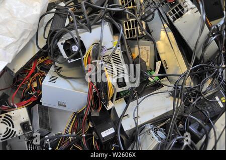 Impianto per il trattamento e la valorizzazione dei rifiuti di apparecchiature elettriche ed elettroniche (RAEE) istituito dall'A2una società all'interno del carcere di Bollate (MILANO, Italia) Foto Stock