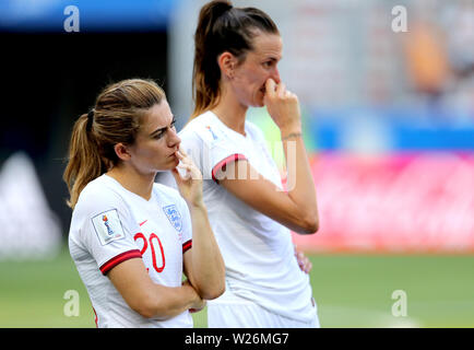 L'Inghilterra del Karen Carney (sinistra) alla fine della FIFA Coppa del Mondo Donne terzo posto Play-Off allo Stade de Nice, Nice. Foto Stock