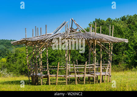 Costruiti a mano per picnic e visualizzazione di shelter - Francia. Foto Stock