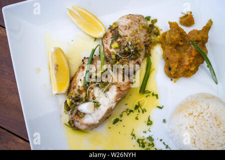 Il mahi mahi, Le Grain de Sel ristorante, Anse de grande soluzione salina o Salines spiaggia, San Bartolomeo o St Barths o St Barts Foto Stock