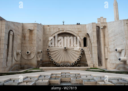 Complesso a cascata a Yerevan, Armenia, presa in aprile 2019rn' presi in hdr Foto Stock