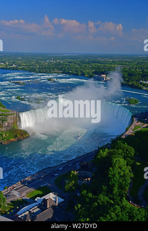Una veduta aerea della maestosa Horsehoe cade in Niagara Falls, Ontario, Canada Foto Stock