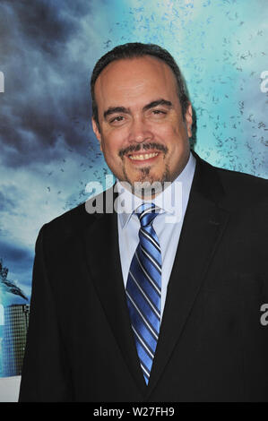 LOS ANGELES, CA. 09 novembre 2010: David Zayas alla premiere mondiale del suo nuovo film 'Skyline' al Regal Cinema in L.A. Vivere nel centro di Los Angeles. © 2010 Paul Smith / Featureflash Foto Stock