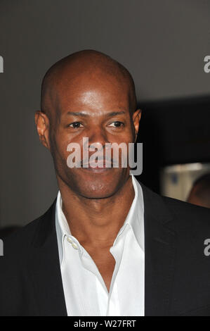 LOS ANGELES, CA. 09 novembre 2010: Keenen Ivory Wayans presso la prima mondiale di "kyline' al Regal Cinema in L.A. Vivere nel centro di Los Angeles. © 2010 Paul Smith / Featureflash Foto Stock