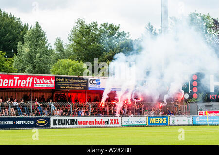 6 luglio 2019 Dordrecht, Paesi Bassi Soccer match di preseason FC Dordrecht v Feyenoord Feyenoord Rotterdam sostenitori Foto Stock