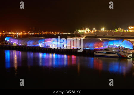 Colorata illuminazione su 'Cloud' eventi edificio, Queens Wharf, Auckland, Isola del nord, Nuova Zelanda Foto Stock