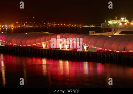 Colorata illuminazione su 'Cloud' eventi edificio, Queens Wharf, Auckland, Isola del nord, Nuova Zelanda Foto Stock