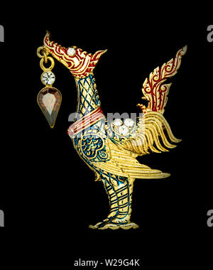 Fascino nella forma di un cigno su sfondo nero Foto Stock