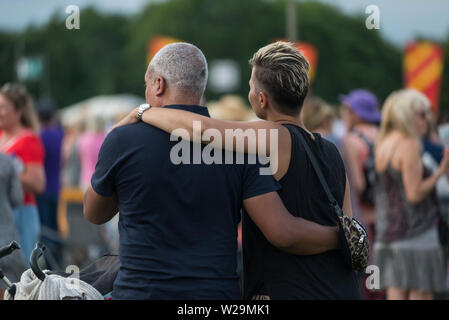 Glynde, Inghilterra, Regno Unito. 06 Luglio, 2019. Glynde, East Sussex, 6 luglio 2019. Amore sommo Jazz Festival. Scene di amore supremo Glynde a posto, immerso nel suggestivo scenario del South Downs, dove festival va godere di una giornata di sole pieno sul primo giorno del festival che ha visto l'Imperatrice del cantante Soul Gladys Knight headline. Credito: Francesca Moore/Alamy Live News Foto Stock