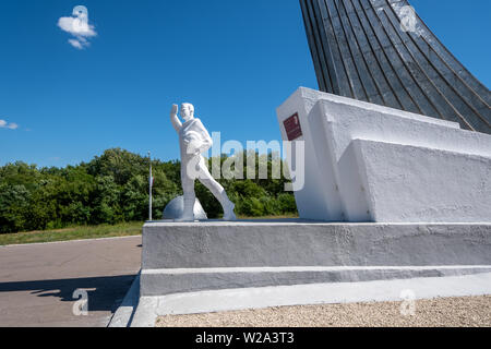 SMELOVKA, Saratov, Russia - Luglio 2019: Luogo di sbarco del primo cosmonauta Yuri Gagarin. Monumento. Foto Stock
