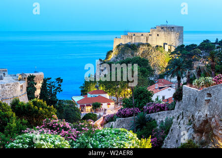 Gli illuminati Lovrijenac fortezza a Dubrovnik, Croazia. Foto Stock