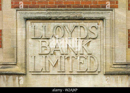 Placca su Lloyds Bank Building, Ely, Cambridgeshire, England, Regno Unito Foto Stock