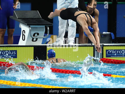 Piscina Scandone, Napoli, Italia. 7 Luglio, 2019. Trentesimo Universiade estiva giornata di gara 4 femminile; 4x200m Freestyle Finale, vincendo il team USA Credito: Azione Sport Plus/Alamy Live News Foto Stock