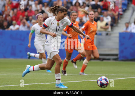 Groupama Stadium, Lione, Francia. 7 Luglio, 2019. FIFA Womens finale di Coppa del Mondo, STATI UNITI D'AMERICA contro Paesi Bassi; 17 Tobin Heath (USA) ottiene il suo colpo verso il credito obiettivo: Azione Plus sport/Alamy Live News Foto Stock