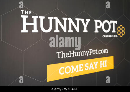 Hunny Pot, il primo Cannabis legale Store a Toronto in Canada. La marijuana negozio retail, store, CBD dispensario. Ontario autorizzati a vendere erbaccia canadese Foto Stock