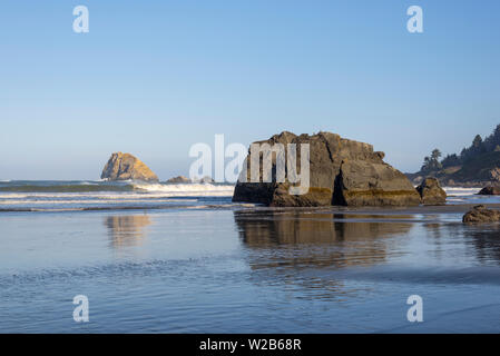 Spiaggia di nascosto. Del Norte Coast Redwoods State Park, California, Stati Uniti d'America. Foto Stock