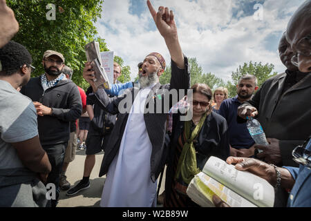 La predicazione, dibattiti e prediche a Speakers' Corner, il parlare in pubblico angolo nord-est di Hyde Park. Londra, Regno Unito Foto Stock