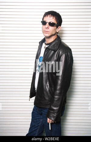 Johnathan Donahue di Mercury Rev fotografato backstage presso l'Università di Newcastle il 7 ottobre 2001. Inghilterra, Regno Unito. Foto Stock