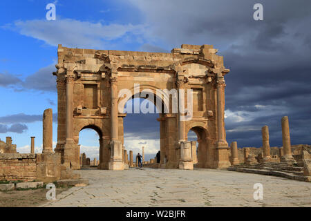 Di Traiano Arch, Timgad, Batna Provincia, Algeria Foto Stock