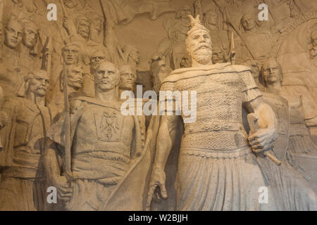 Albania, Kruja, Museo Storico, interno, statua di Skanderbeg Foto Stock