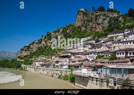 Albania, Berat, ottomano-ser edifici e Kala Cittadella Foto Stock