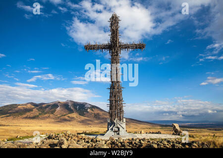 Armenia, Artashavan, gigantesca croce costituito da 1712 grandi e piccole croci che simboleggiano il Cristianesimo come religione ufficiale Foto Stock