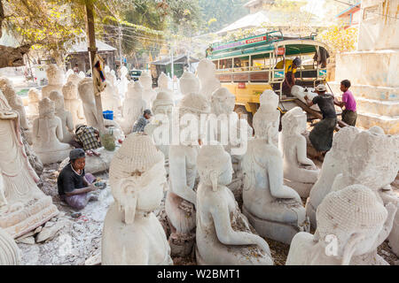 Pietra di Buddha carvering quartiere, Mandalay Myanmar (Birmania) Foto Stock