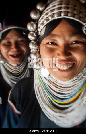 Donna Akha, hill-Tribe, nr Kyaing Tong, Triangolo Dorato, Myanmar (Birmania) Foto Stock