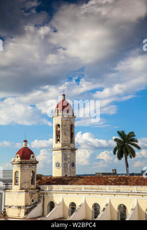 Cuba, Cienfuegos, Parque Marti, vista della Catedral de la Purisima Concepcion Foto Stock