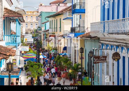 Cuba, Sancti Spiritus, Sancti Spiritus, Calle Independencia Sur - strada pedonale dello shopping Foto Stock