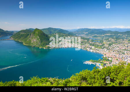 Vista in elevazione sopra Lugano dal Monte Bre, Lugano, Lago di Lugano Ticino, Svizzera Foto Stock