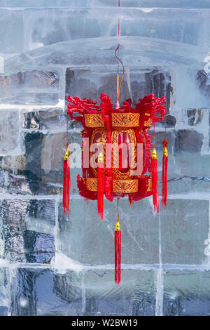 Lanterne e sculture di ghiaccio a Harbin Ice e Snow Festival nella provincia di Heilongjiang, Harbin, Cina Foto Stock