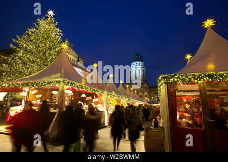 Mercatini di Natale, Cattedrale francese, Gendarmenmarkt Berlin, Germania, Europa. Foto Stock