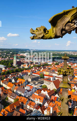 Vista sulla Cattedrale di Ulm e alla Città Vecchia, Ulm, Baden-Württemberg, Germania Foto Stock