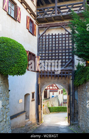 La porta del castello, Harburg Castello, Harburg, Svevia, Baviera, Germania Foto Stock