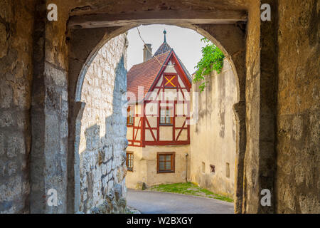 La porta del castello, Harburg Castello, Harburg, Svevia, Baviera, Germania Foto Stock