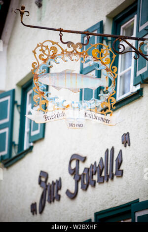 Restaurant Sign in i pescatori e i conciatori' distretto, Città Vecchia, Ulm, Baden-Württemberg, Germania Foto Stock