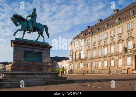 La Danimarca, la Zelanda, Copenaghen, Christianborg Palace, esterna, mattina Foto Stock