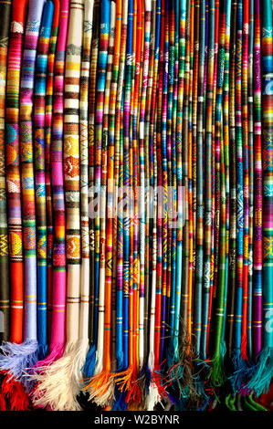 Mano tessuti, in vendita presso il Mercado fatto tutto artigianelmente La Mariscal, Quito Ecuador Foto Stock