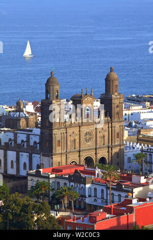 Vista in elevazione della Santa Ana cattedrale, Vegueta Città Vecchia, Las Palmas de Gran Canaria Gran Canaria Isole Canarie Spagna, Oceano Atlantico, Europa Foto Stock