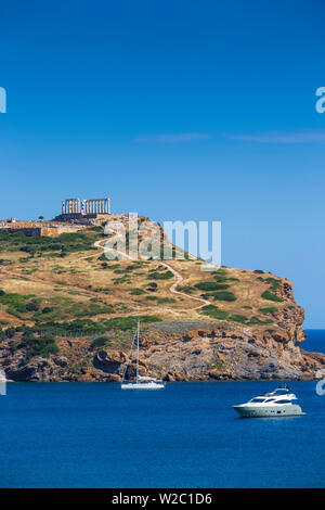 La Grecia, Attica, Capo Sounion, Sounio bay e il Tempio di Poseidone Foto Stock